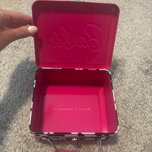 Barbie Fossil Tin Lunchbox (with Free Barbie Notebook) - Picture 4 of 6